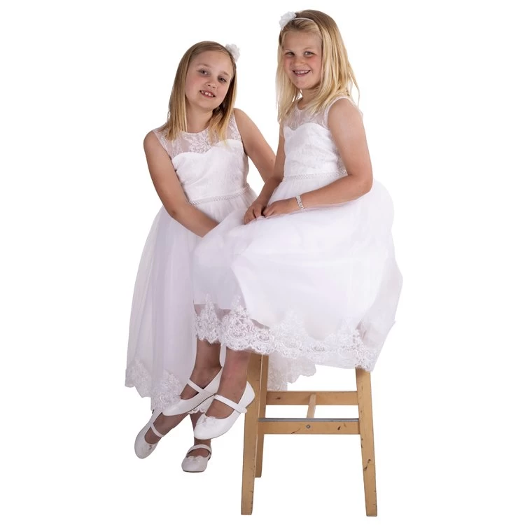 Ivoren Meisjesjurk Met Geborduurde Bloemenrand Aan De Onderrand En Een Rij Kraaltjes Aan Lijfje - Afbeelding 8